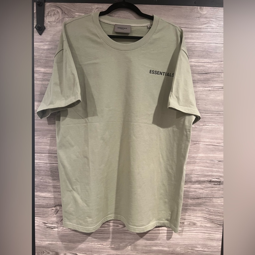 Never Worn Essential T-Shirt - Washed Light Green